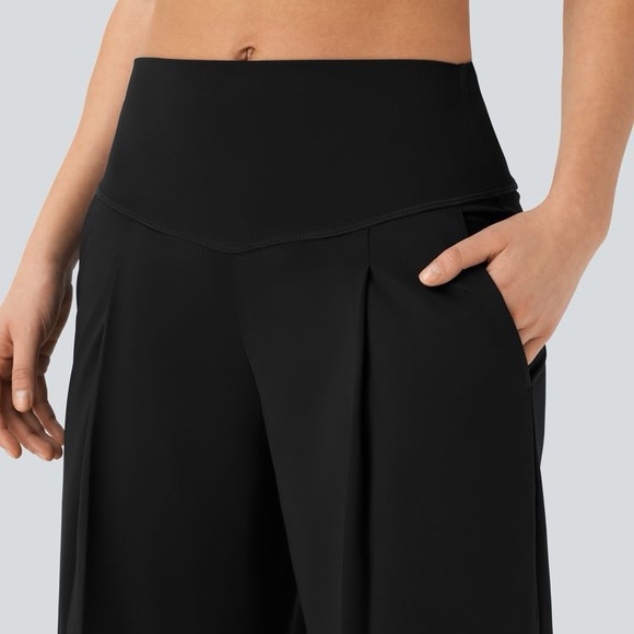 HALARA SoftlyZero High Waisted Tummy Control Straight Leg Pants with Pockets - Picture 2 of 4